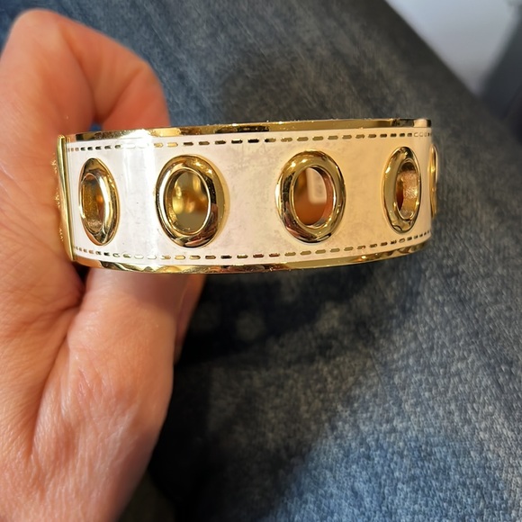 Coach bracelet bangle white & gold with oval perforations - Picture 8 of 9